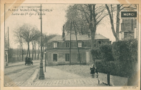 Postcard Saint Cyr l'Ecole Yvelines, Michelin sign at the end of the town