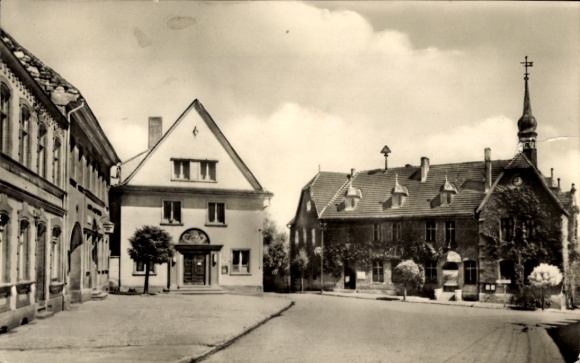Postcard Hecklingen in Anhalt, Town Hall, Savings Bank