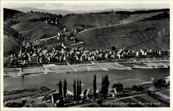 Ak Uerzig Ürzig an der Mosel, Luftaufnahme