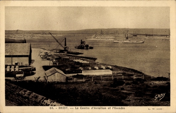 Postcard Brest Finistère, view of the harbor, ships, cranes, industrial buildings