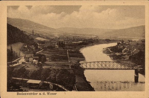 Ak Bodenwerder an der Weser, Schwarze und weiße Fotografie, Weserfluss, Brücke, Ortschaft, Landsc