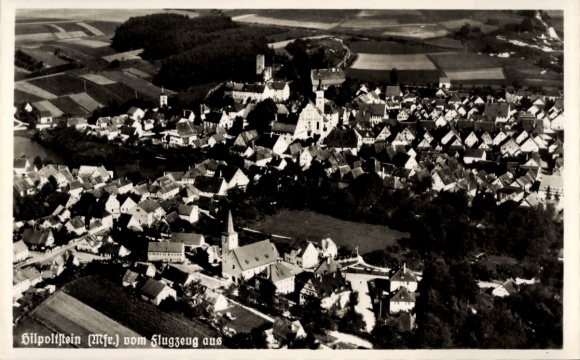 Ak Hilpoltstein in Mittelfranken, Luftaufnahme von  Dorfansicht, Kirche sichtbar,  Karte