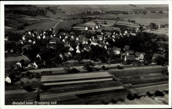 Ak Gniebel Tübingen am Neckar, Luftaufnahme von  landwirtschaftliche Felder, Häuseransicht