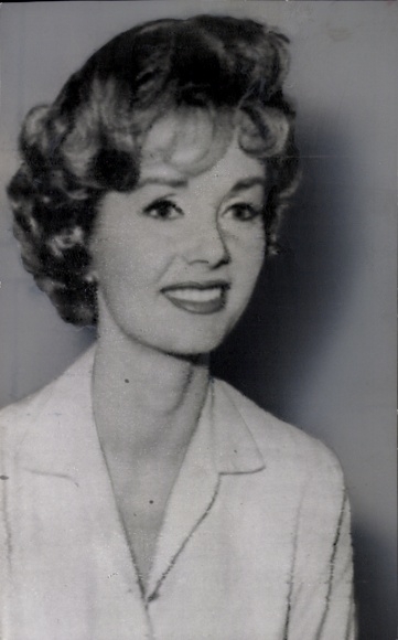 Photo actress and singer Debbie Reynolds, portrait