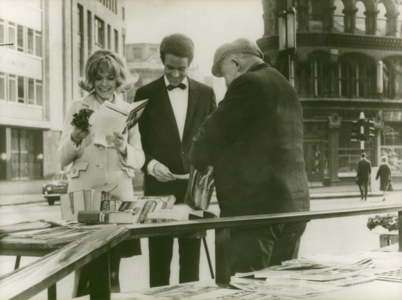 Scena z filmu fotograficznego, Człowiek, który rozbił wszystkie banki, aktorzy Warren Beatty, Susannah York