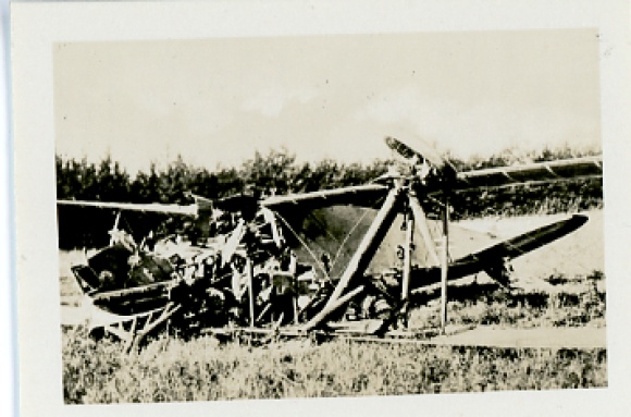 Sammelbild Helden der Luft Serie G Bild 125 Abgeschossenes deutsches Kampfflugzeug 1918