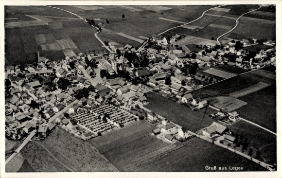 Ak Legau in Schwaben Unterallgäu, Luftaufnahme von  friedliche Landschaft, Häuser, Felder