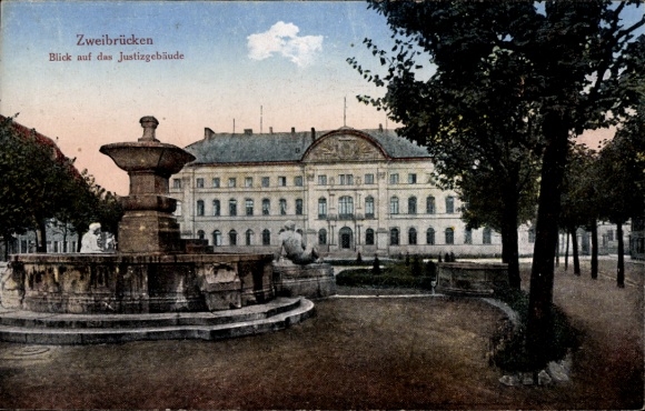 Postcard Zweibrücken in the Palatinate, view of the courthouse, fountain