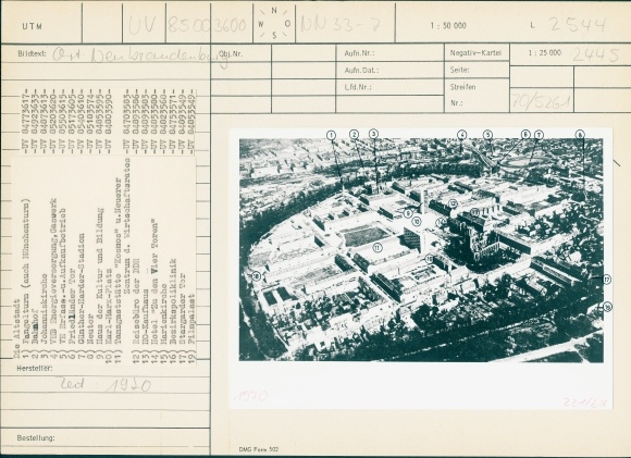 Photo Neubrandenburg in Mecklenburg, Fangelturm, GDR travel agency, Filmpalast, Stargarder Tor, 1970