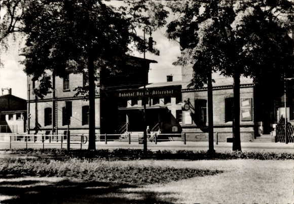 Postcard Berlin Treptow Adlershof, train station in architecture, trees, walkers