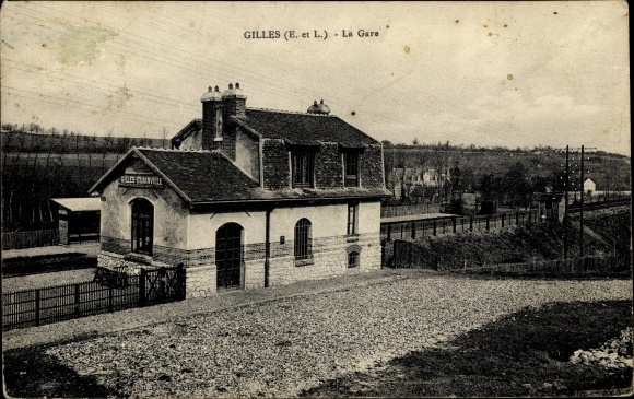 Postcard Gilles Eure-et-Loir, The Train Station