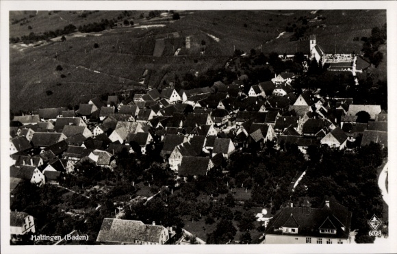 Ak Haltingen Weil am Rhein Baden, Luftaufnahme von Haltingen, viele Dächer, ländliche Umgebung, K