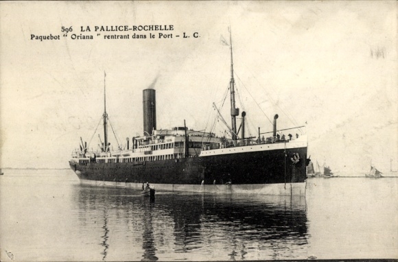 CPA La Pallice Rochelle Charente Maritime, Paquebot Oriana, rentrant dans le Port
