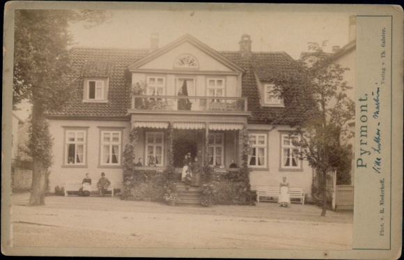Cabinet Photo Bad Pyrmont, Villa Luther, residents, photographer H. Niederhoff