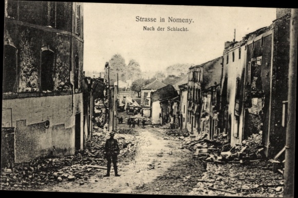 Ak Nomeny Meurthe et Moselle, Strasse mit Ruinen