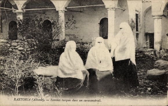 KP Kastoria Albania, Turczynki w karawanseraju