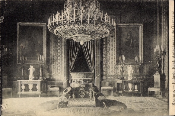 Postcard Madrid Spain, Palacio Real, Antecámara de Gasparini, chandeliers, statues, paintings