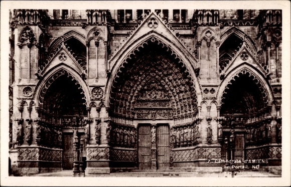 Postcard Amiens Somme, the Portal of Notre Dame