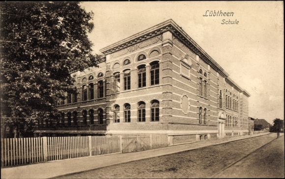 Postcard Lübtheen in Mecklenburg, school