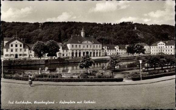 Postcard Bad Karlshafen on the Weser, Weserbergland, Hafenplate with town hall
