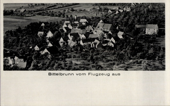 Ak Bittelbrunn Engen im Hegau Baden, Luftaufnahme von  Häuser, Bäume, Flugzeugperspektive