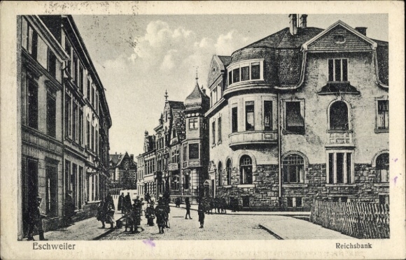 Postcard Eschweiler, street scene with Reichsbank, school children