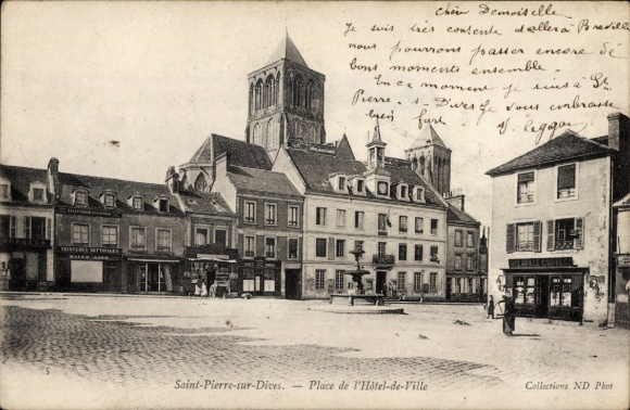 Ak Saint Pierre sur Dives Calvados, Place de l’Hotel de Ville