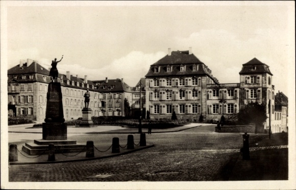 Postcard Saarbrücken in Saarland, castle with uhlans, Bismarck monument