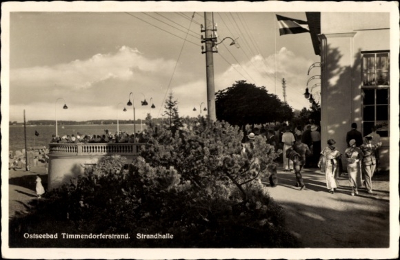 Ak Ostseebad Timmendorfer Strand, Strandhalle, Ostseebad, viele Menschen, Sonnenschein, Strandpro