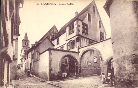 Ak Riquewihr Reichenweier Elsass Haut Rhin,  Maison Voelflin, Straße, Häuser, keine Personen