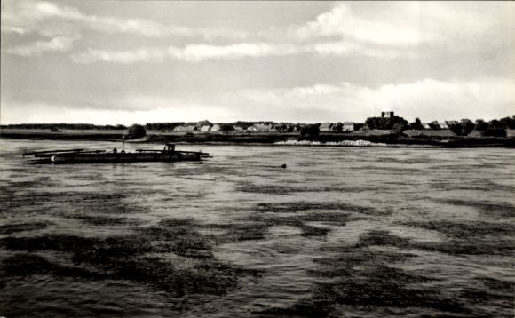 Postcard Sandau on the Elbe, ship on the Elbe, Sandauer Elbe ferry, houses on the shore