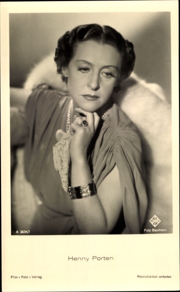 Postcard actress Henny Porten, portrait