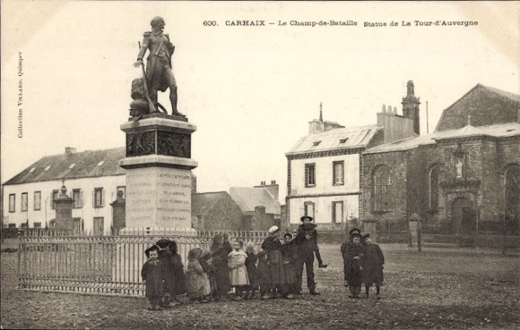 PC Carhaix Finistère, Statue de la Tour-d'Auvergne, Le Champ-de-Bataille, group picture