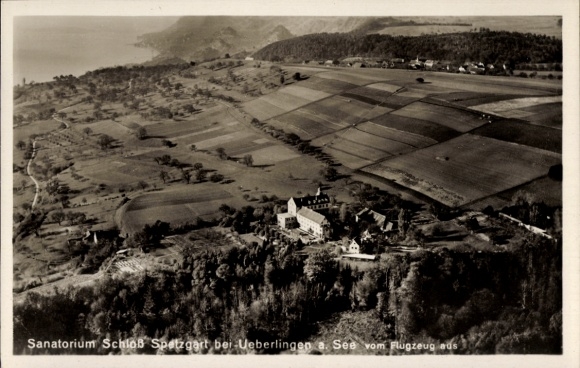 Ak Überlingen am Bodensee, Sanatorium Schloss Spetzgart, Fliegeraufnahme