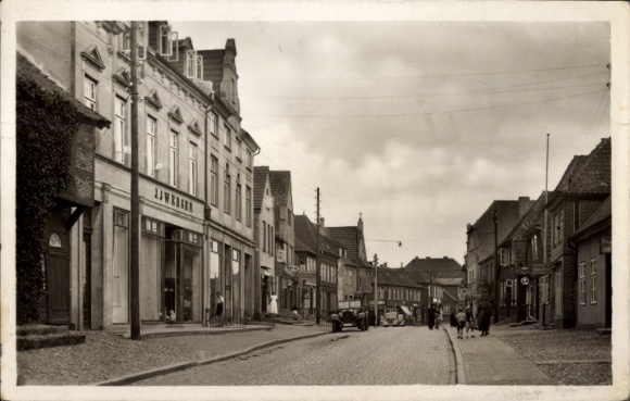 Postcard Oldenburg in Holstein, Schuhstraße, shops