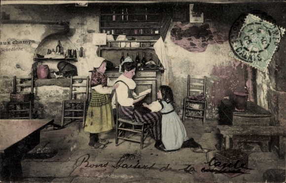 Ak Franse klederdracht, woonkamer, lezende vrouw, kinderen