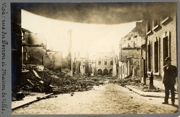 foto Visé Wallonië Luik, verwoest herenhuis