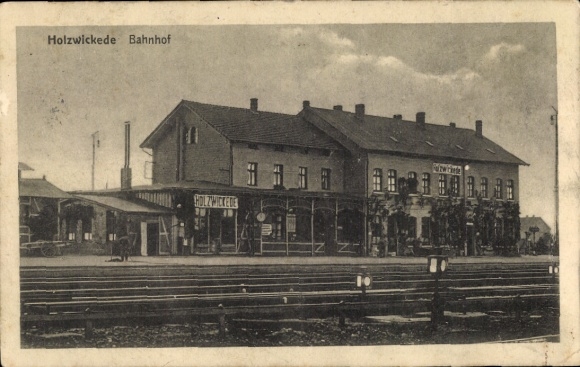 Postcard Holzwickede in the Ruhr area, train station, platform