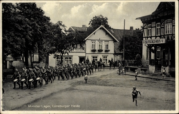 Ak Munster an der Örtze, Munsterlager, Gasthaus Deutsches Haus, Soldaten, Wehrmacht