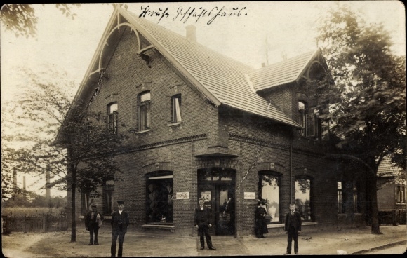 Photo Postcard Augustfehn Apen in Oldenburg Ammerland, street section, action