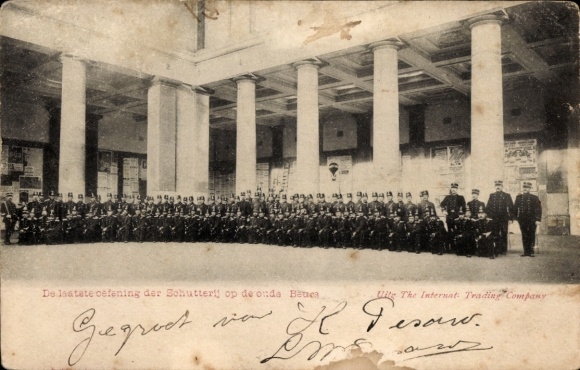 Picture Dutch soldiers in uniforms, group photo