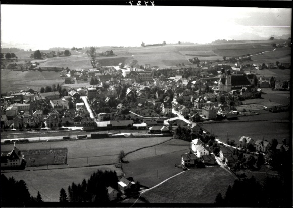 Ak Lindenberg im Allgäu Schwaben, De afbeelding toont een zwart-witfoto van het stadje Linden...
