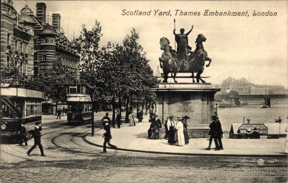 Postcard London City, Scotland Yard, Thames Embankment, Trams