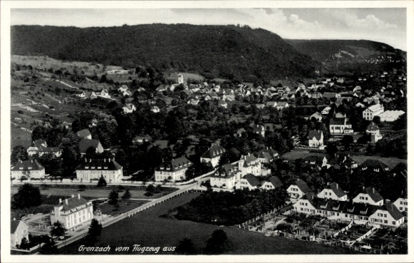 Ak Grenzach Wyhlen am Rhein, Luftaufnahme von  ländliche Kulisse, Häuser, Bäume