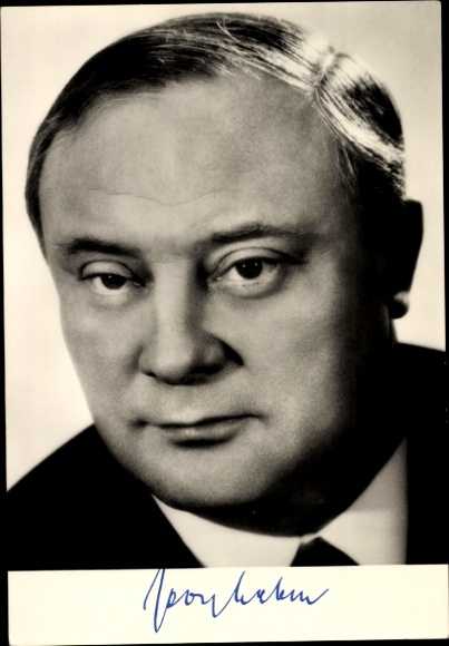 Postcard politician Georg Leber, Federal Minister of Transport, autograph
