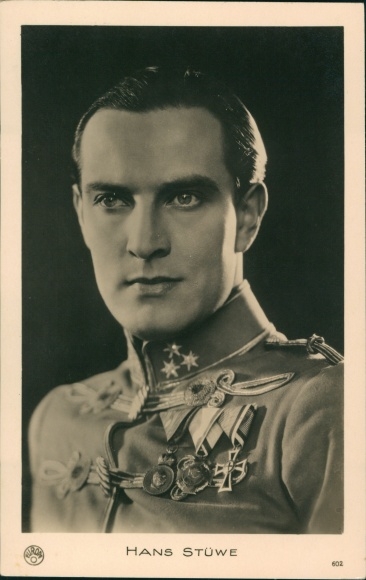 Ak Schauspieler und Opernregisseur Hans Stüwe, Portrait, Orden, Ross Verlag 4450/1