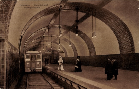 Postcard Hamburg, main station, underground