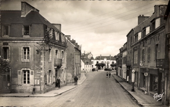 KP Bannalec Finistère, widok na miasto z ulicami i budynkami, Mairie of Quimperlé, styl vintage