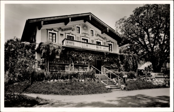 Ak Weisheim Bernau am Chiemsee, Partie am Gasthaus zum Fischerwirt, Vorderansicht