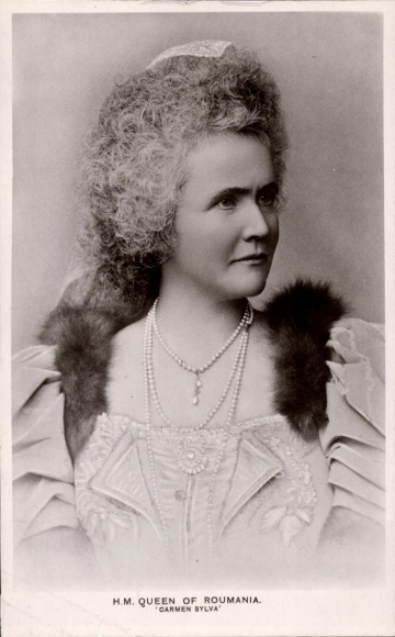 Postcard Carmen Sylva, writer Elisabeth zu Wied, Queen of Romania, portrait